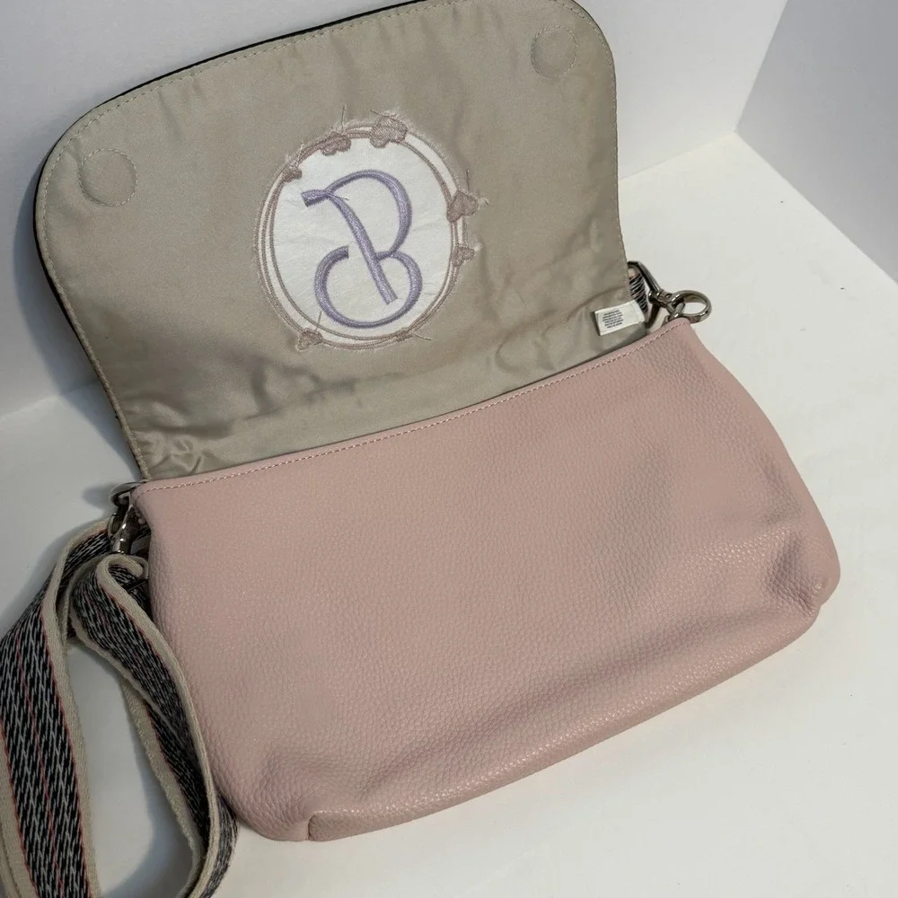 Thirty One Studio Clutch in Rose Blush Pebble Black Flap 